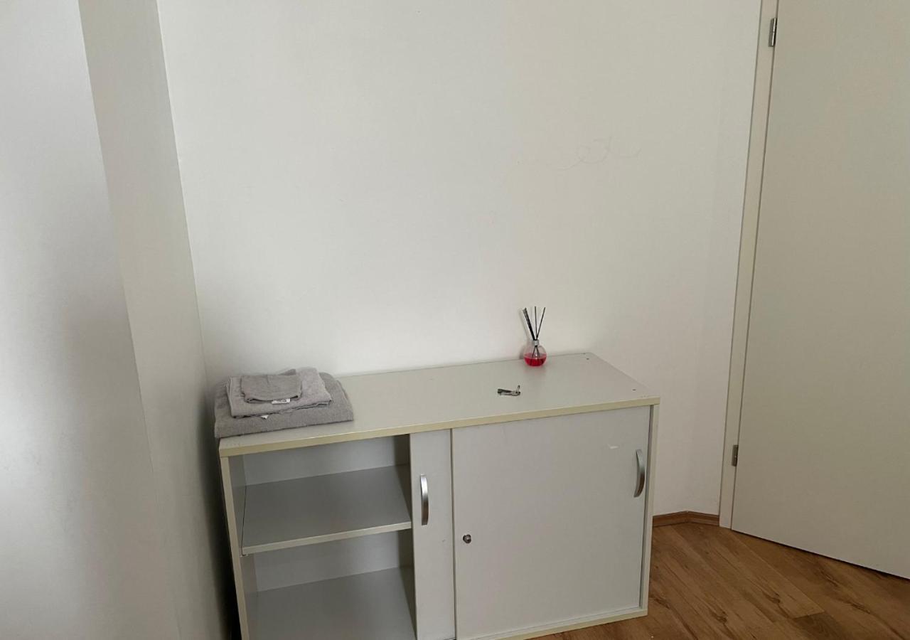 Le Wolf - 1 Chambre Privee Dans Un Appartement - 5Mn Tram Du Centre Ville - 15Mn Tram Gare Tgv Mulhouse - Wifi - Parking Mülhausen Exterior foto